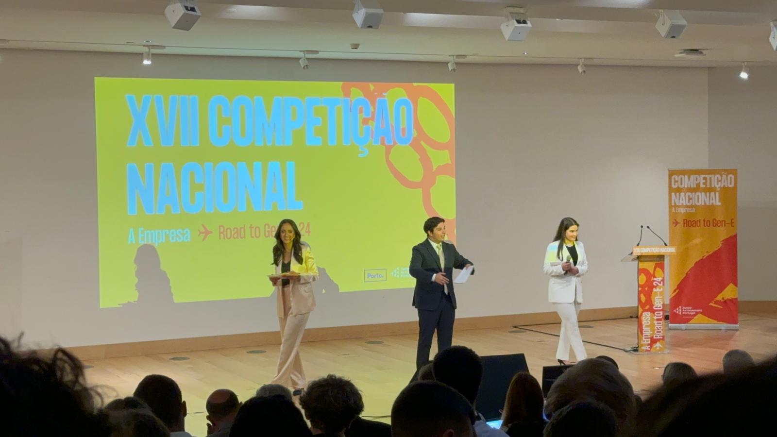 Jovens em evento da JAAP